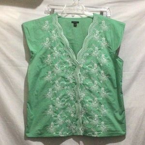 Ann Taylor Factory Green Cap Sleeve Blouse w/White Embroidery Flowers Size Large
